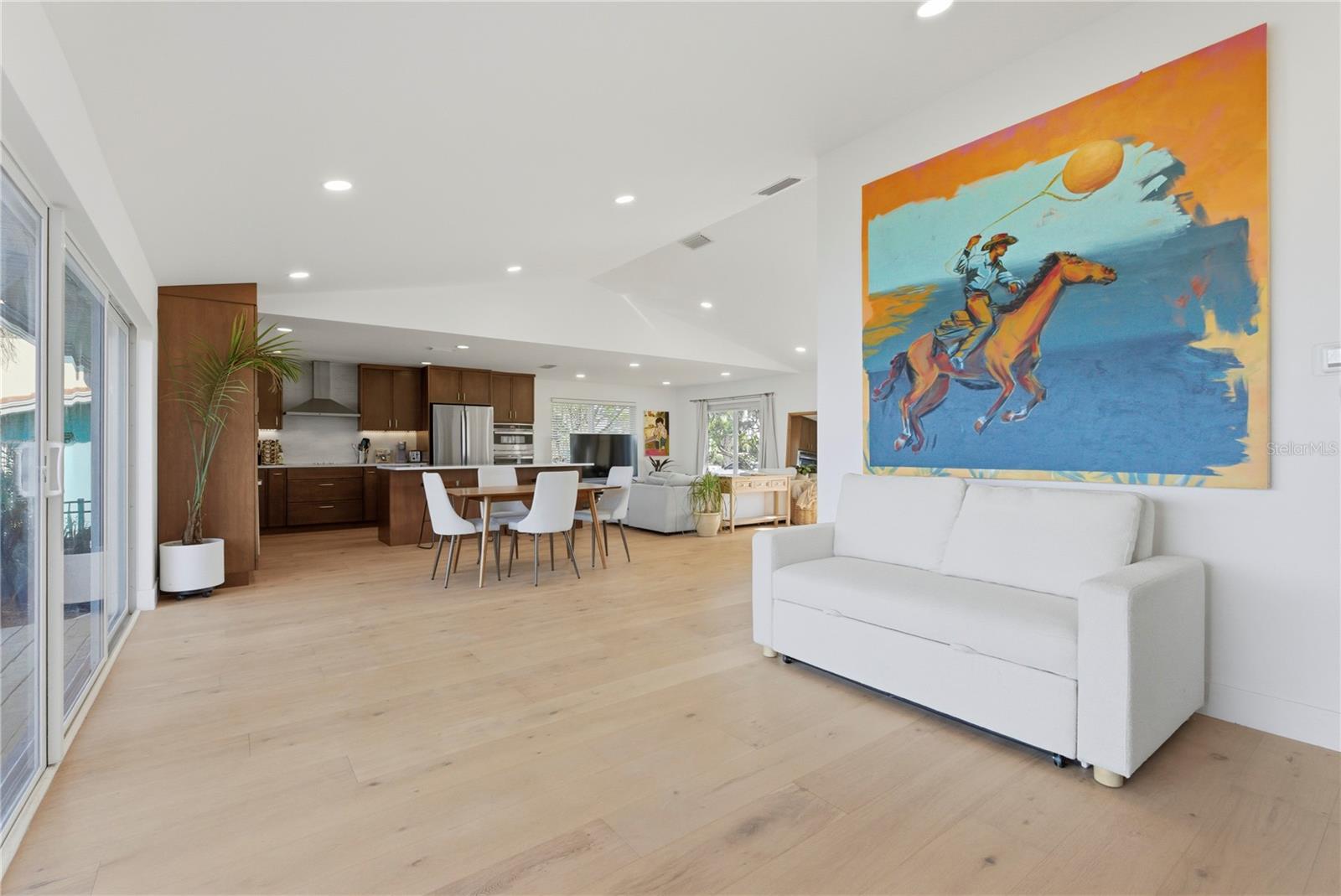 Image 15 of 39 For 377 22nd Avenue Se