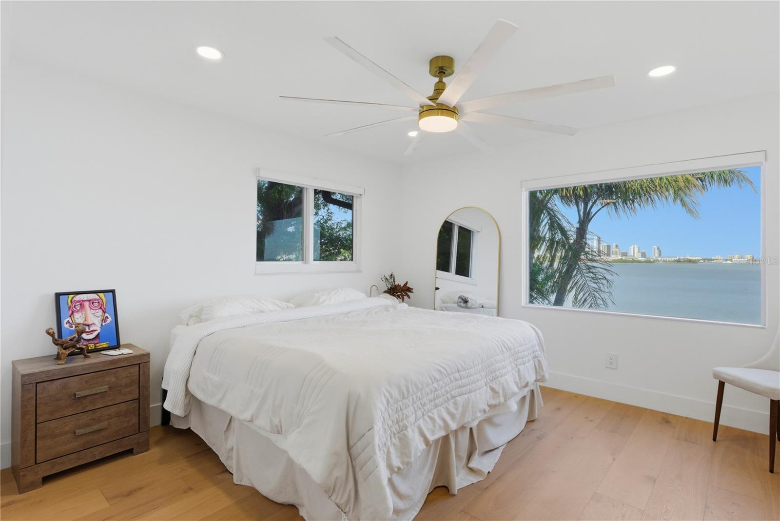 Image 19 of 39 For 377 22nd Avenue Se