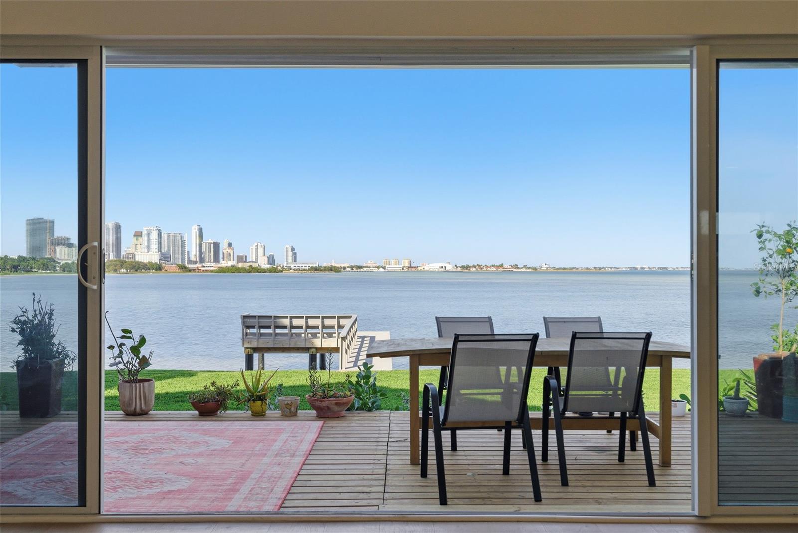 Image 2 of 39 For 377 22nd Avenue Se