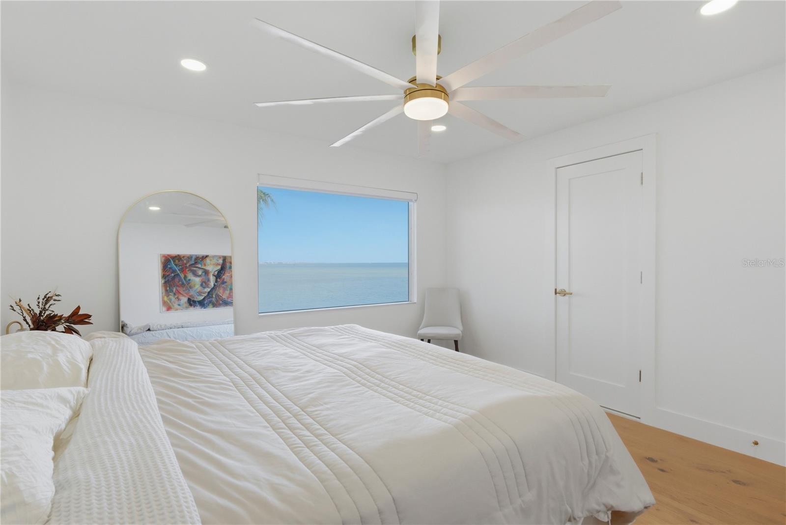 Image 20 of 39 For 377 22nd Avenue Se