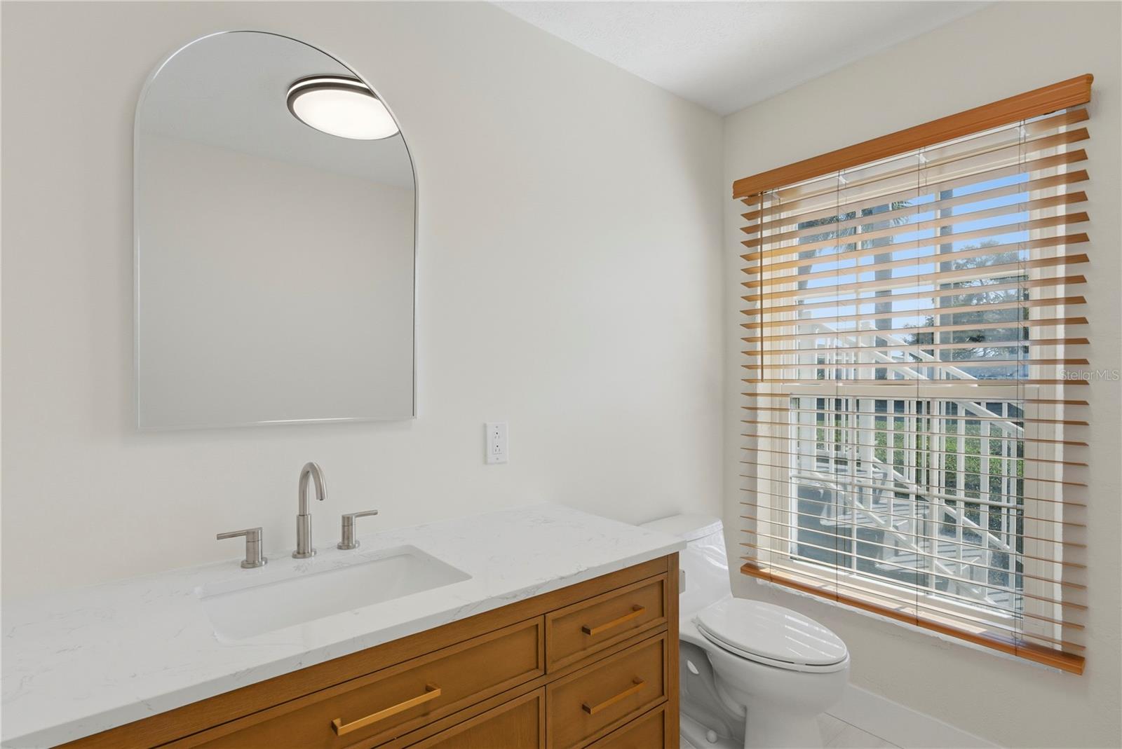 Image 25 of 39 For 377 22nd Avenue Se