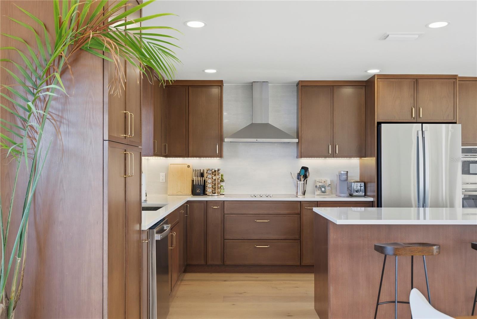 Image 5 of 39 For 377 22nd Avenue Se