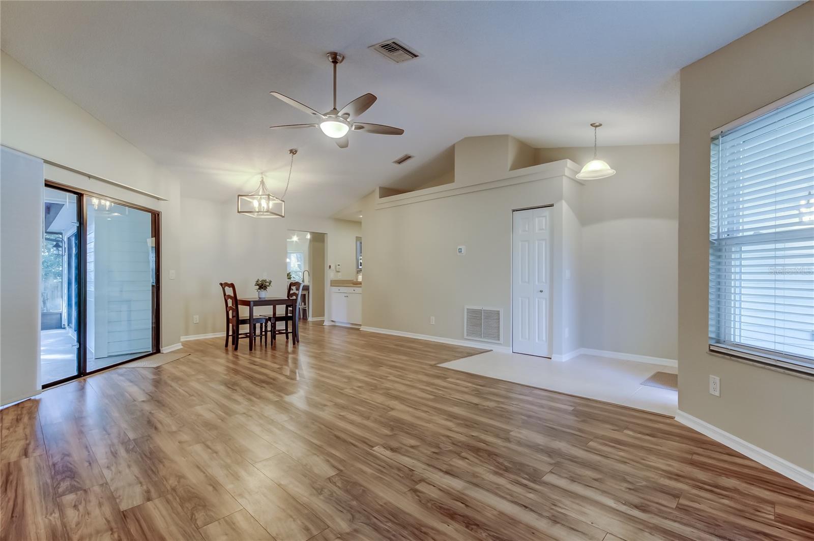 Image 11 of 82 For 3570 Rolling Trail