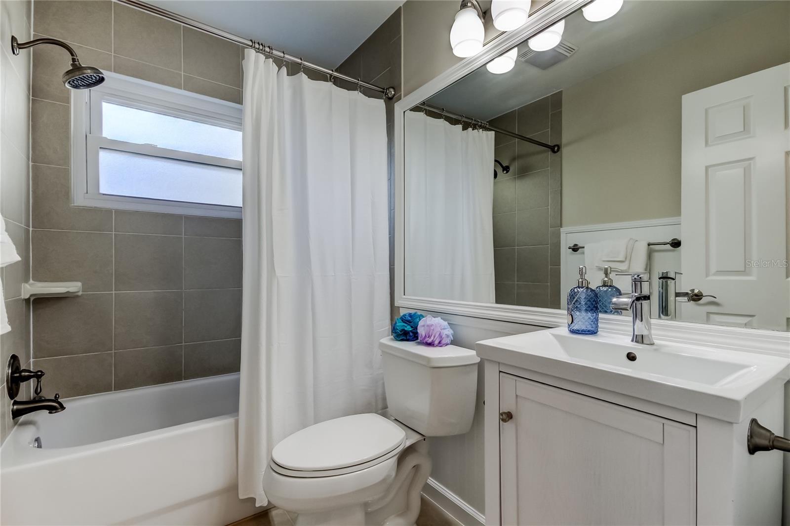 Image 48 of 82 For 3570 Rolling Trail