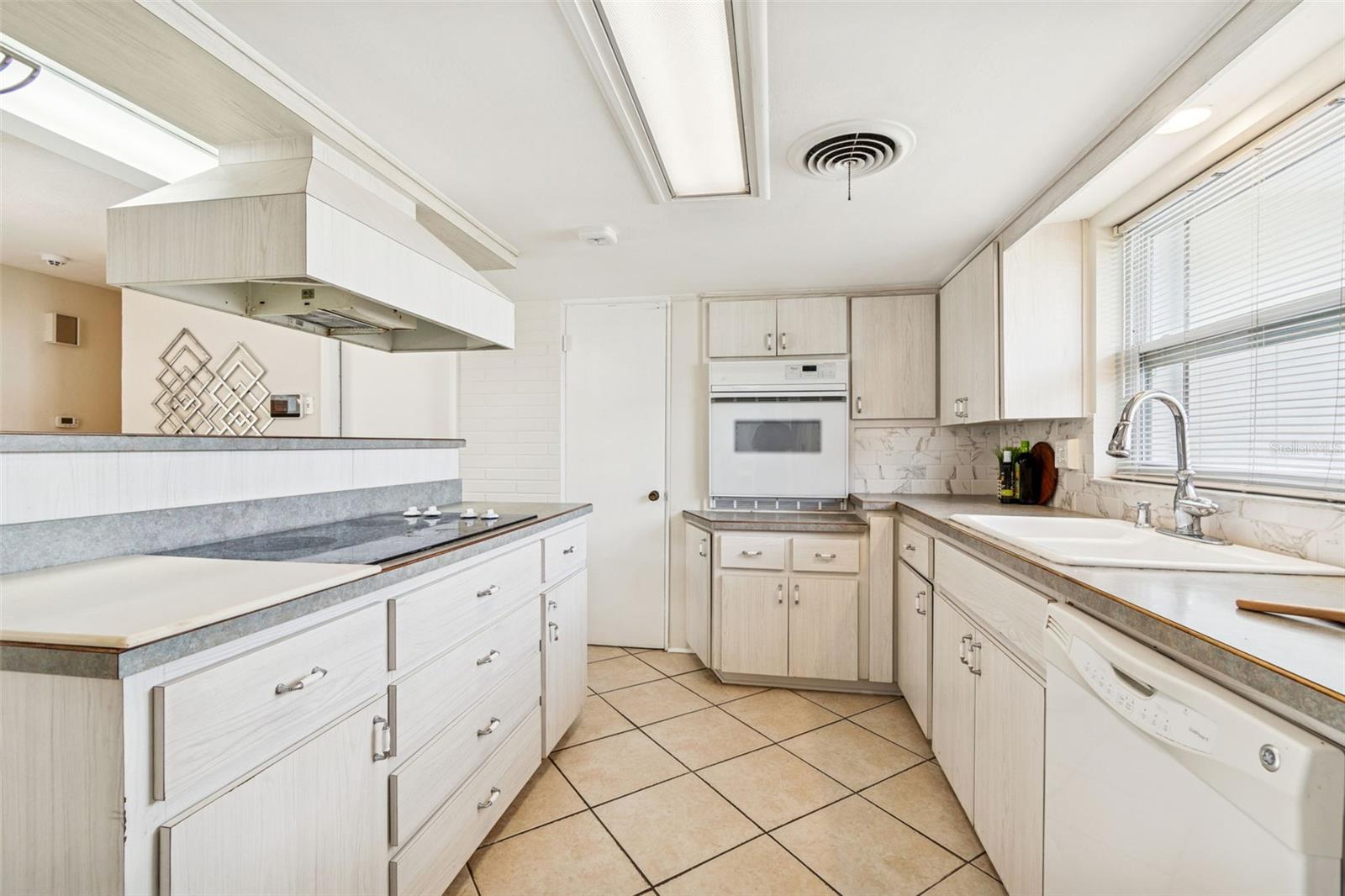 Image 8 of 43 For 3700 21st Avenue N