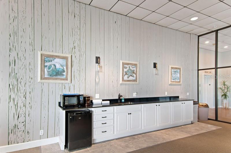 Image 37 of 53 For 6265 Sun Boulevard 1203