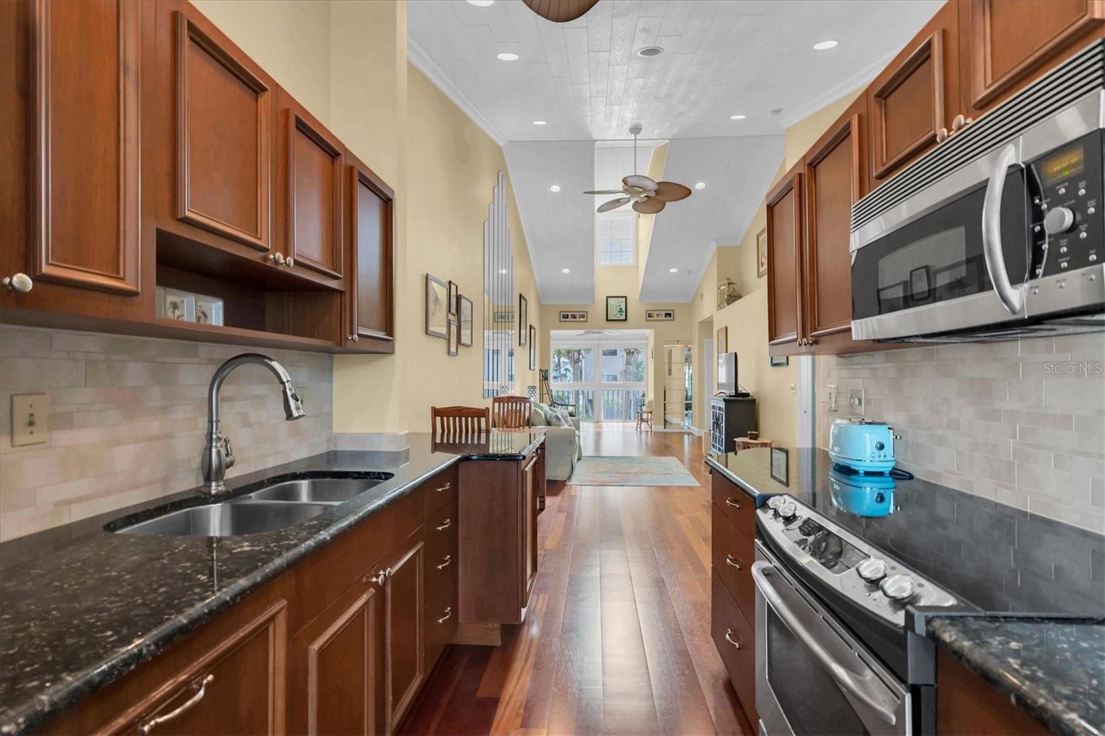 Image 13 of 42 For 173 Sun Isle Circle