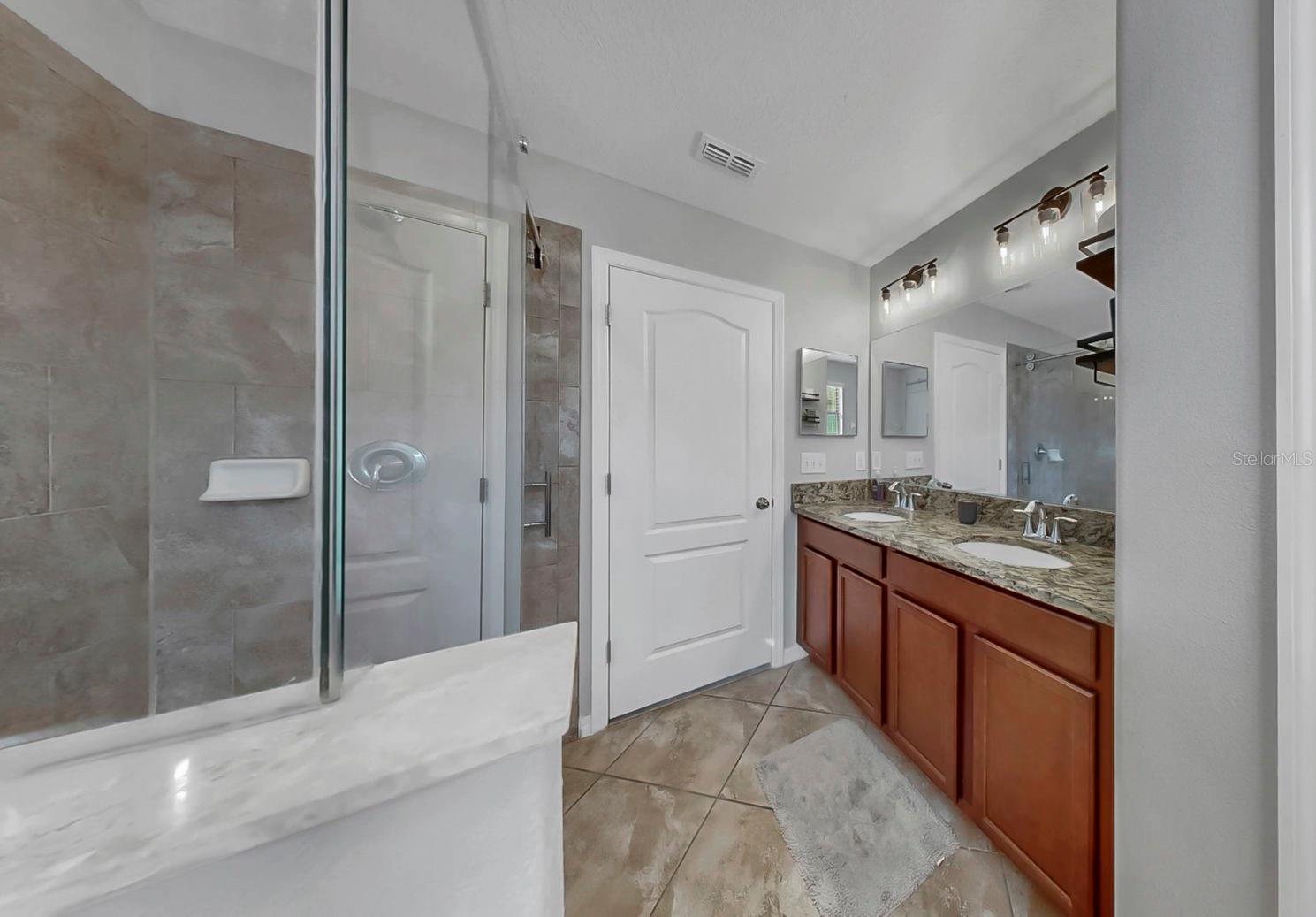 Image 27 of 72 For 10136 Newminster Loop