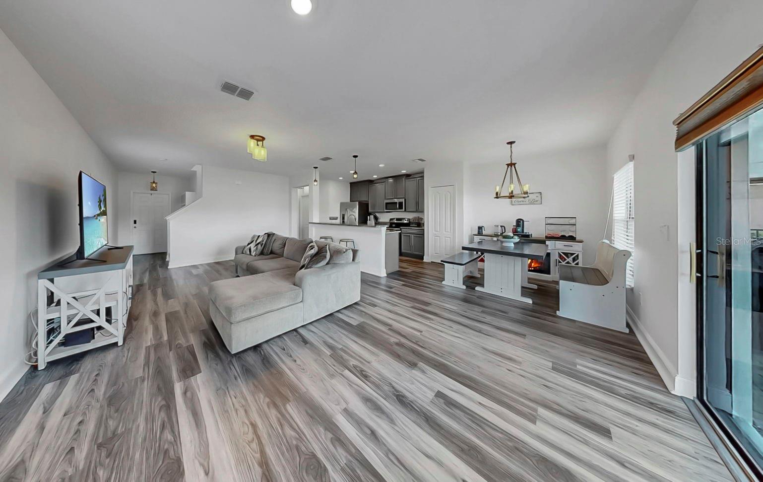 Image 32 of 72 For 10136 Newminster Loop