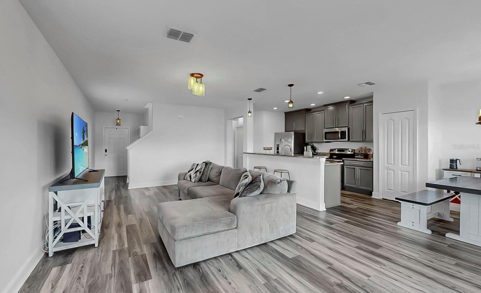 Image 34 of 72 For 10136 Newminster Loop