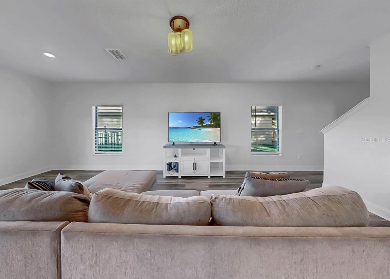 Image 43 of 72 For 10136 Newminster Loop