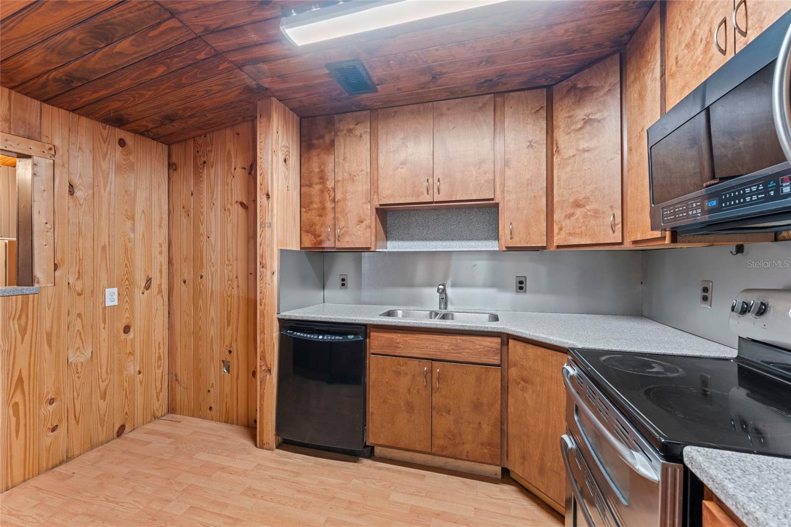 Image 8 of 26 For 11680 Aaron Road