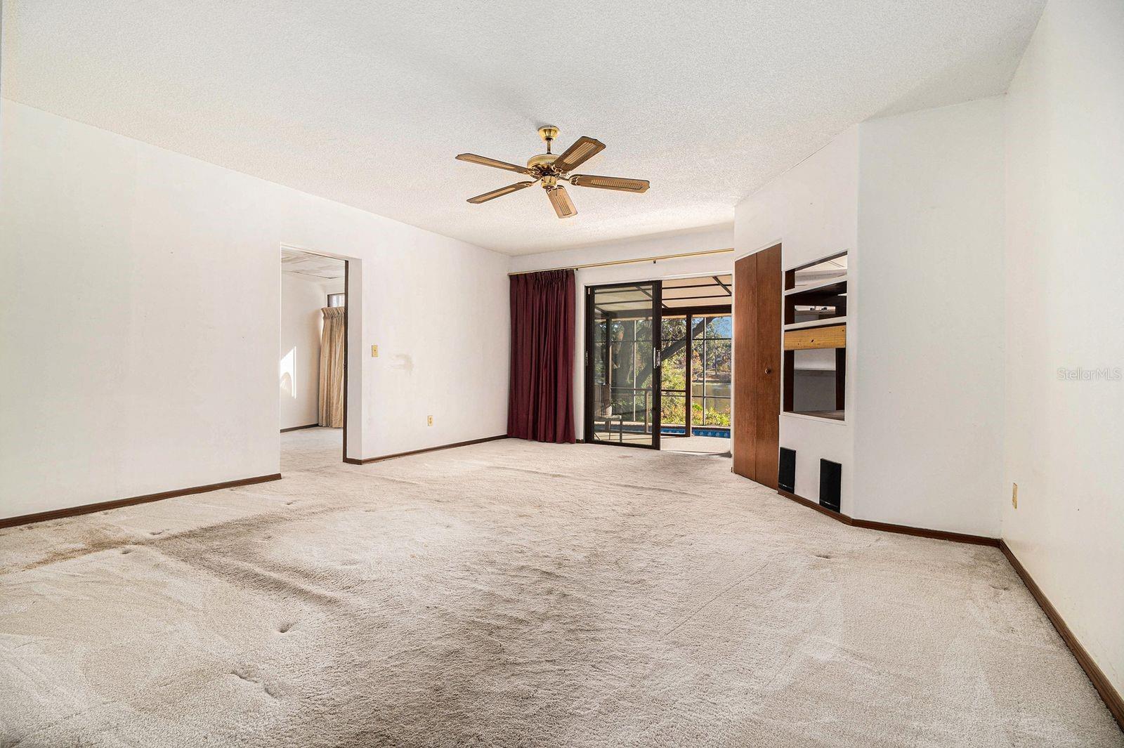 Image 11 of 29 For 607 Lakeshore Drive