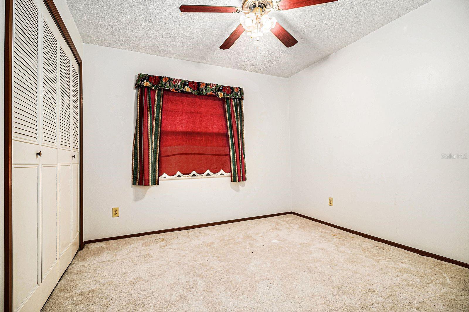 Image 16 of 29 For 607 Lakeshore Drive