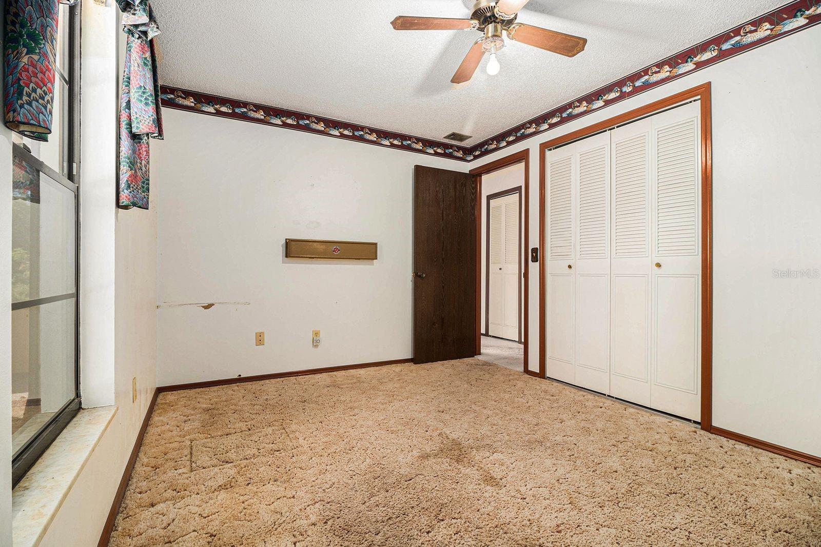 Image 18 of 29 For 607 Lakeshore Drive