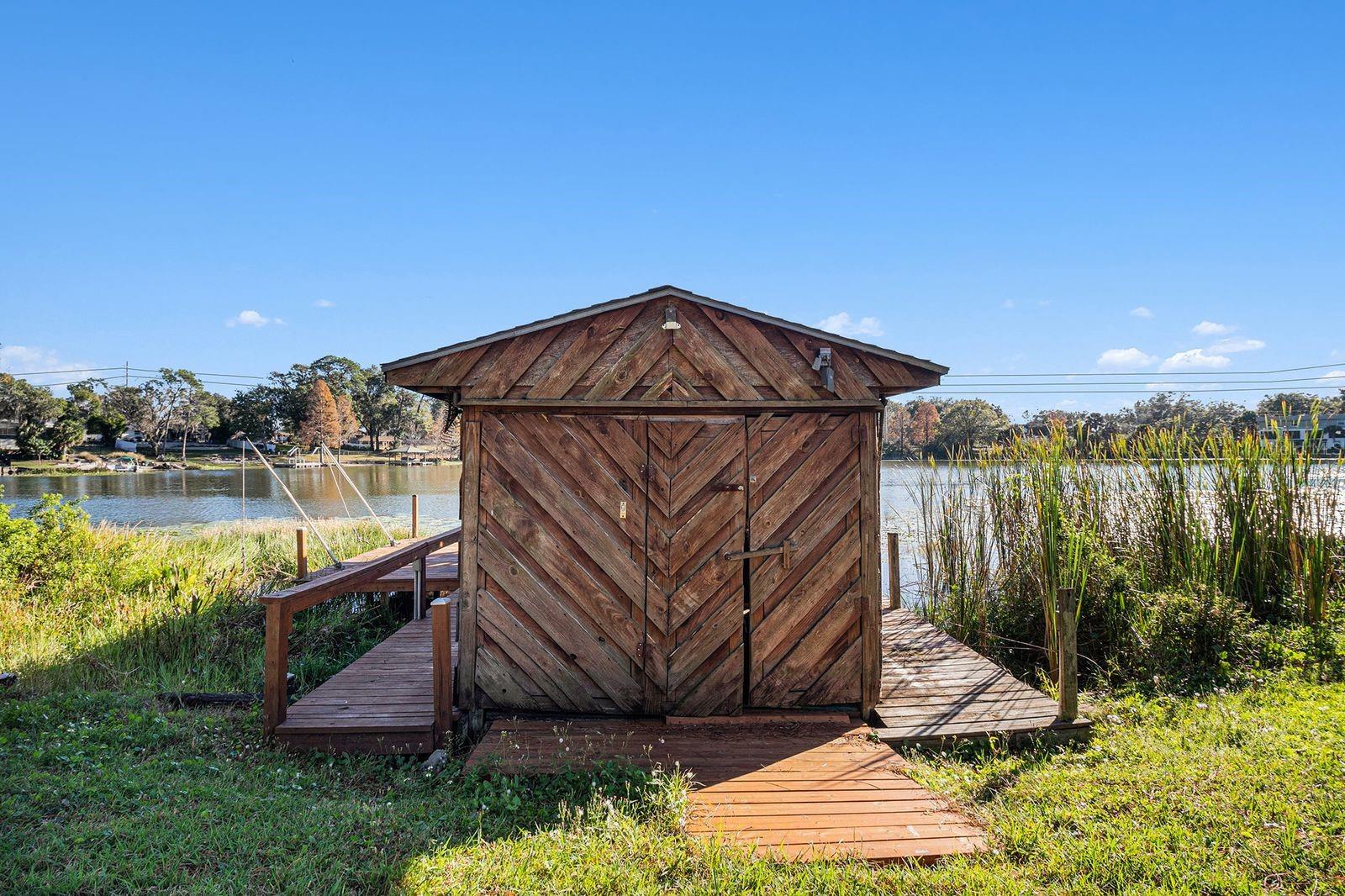 Image 23 of 29 For 607 Lakeshore Drive