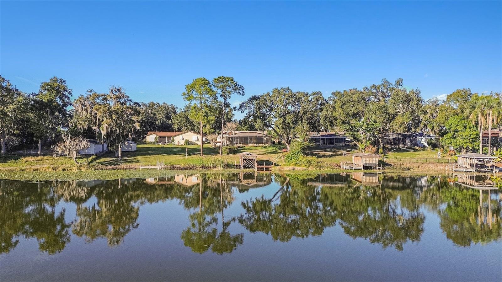 Image 24 of 29 For 607 Lakeshore Drive