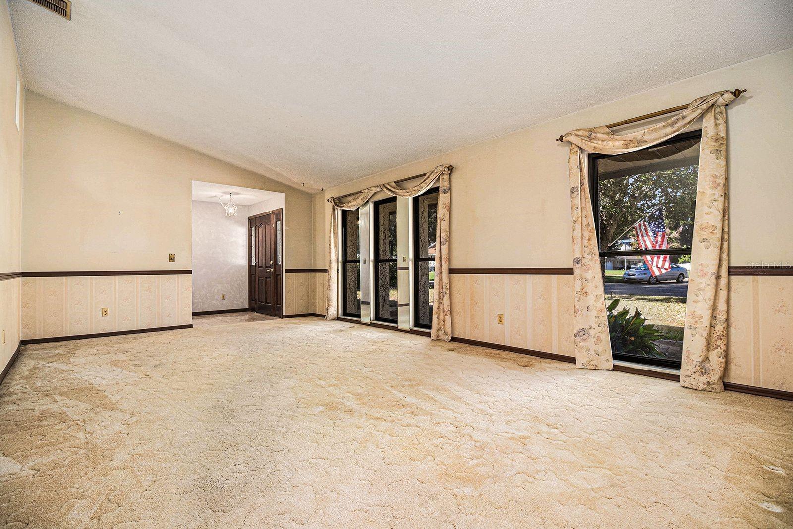 Image 6 of 29 For 607 Lakeshore Drive