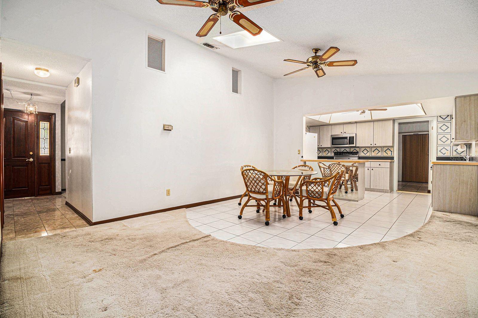 Image 7 of 29 For 607 Lakeshore Drive