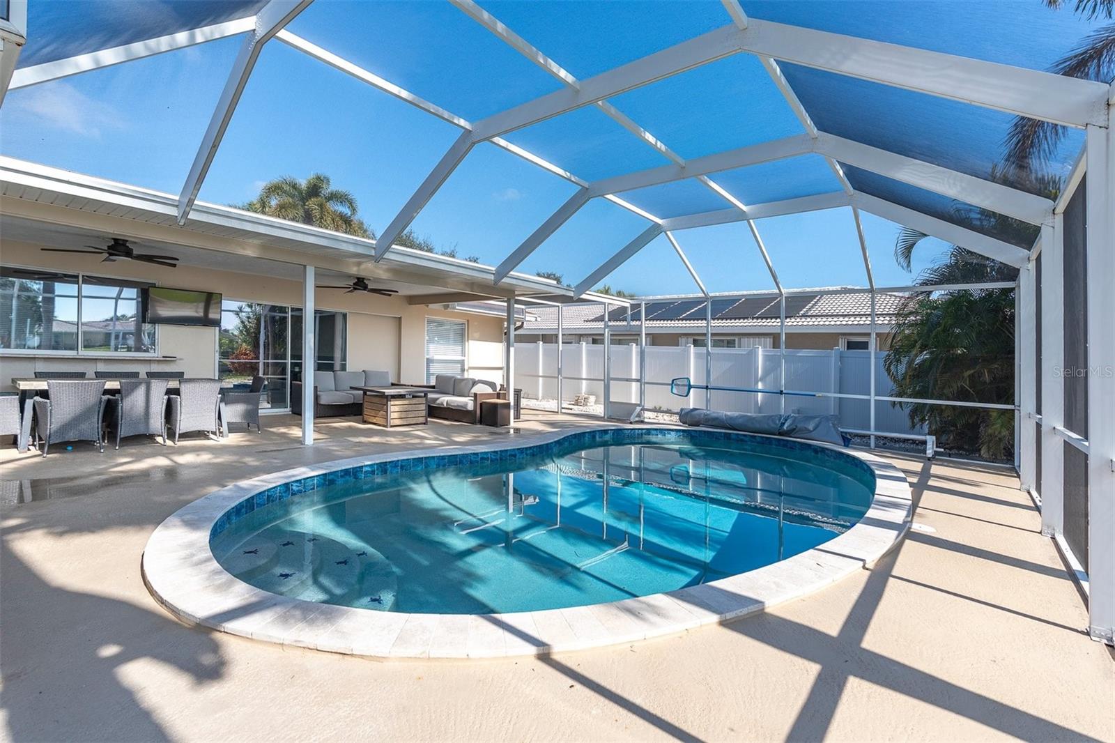 Image 14 of 51 For 4200 46th Avenue S