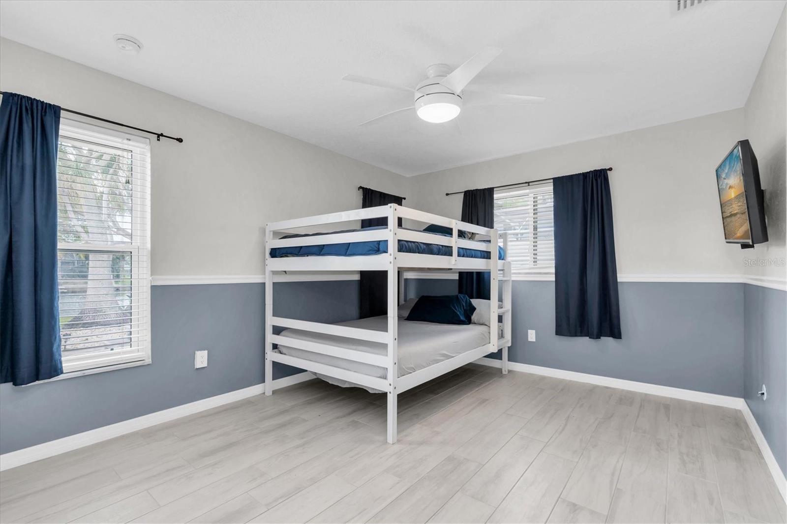 Image 33 of 51 For 4200 46th Avenue S