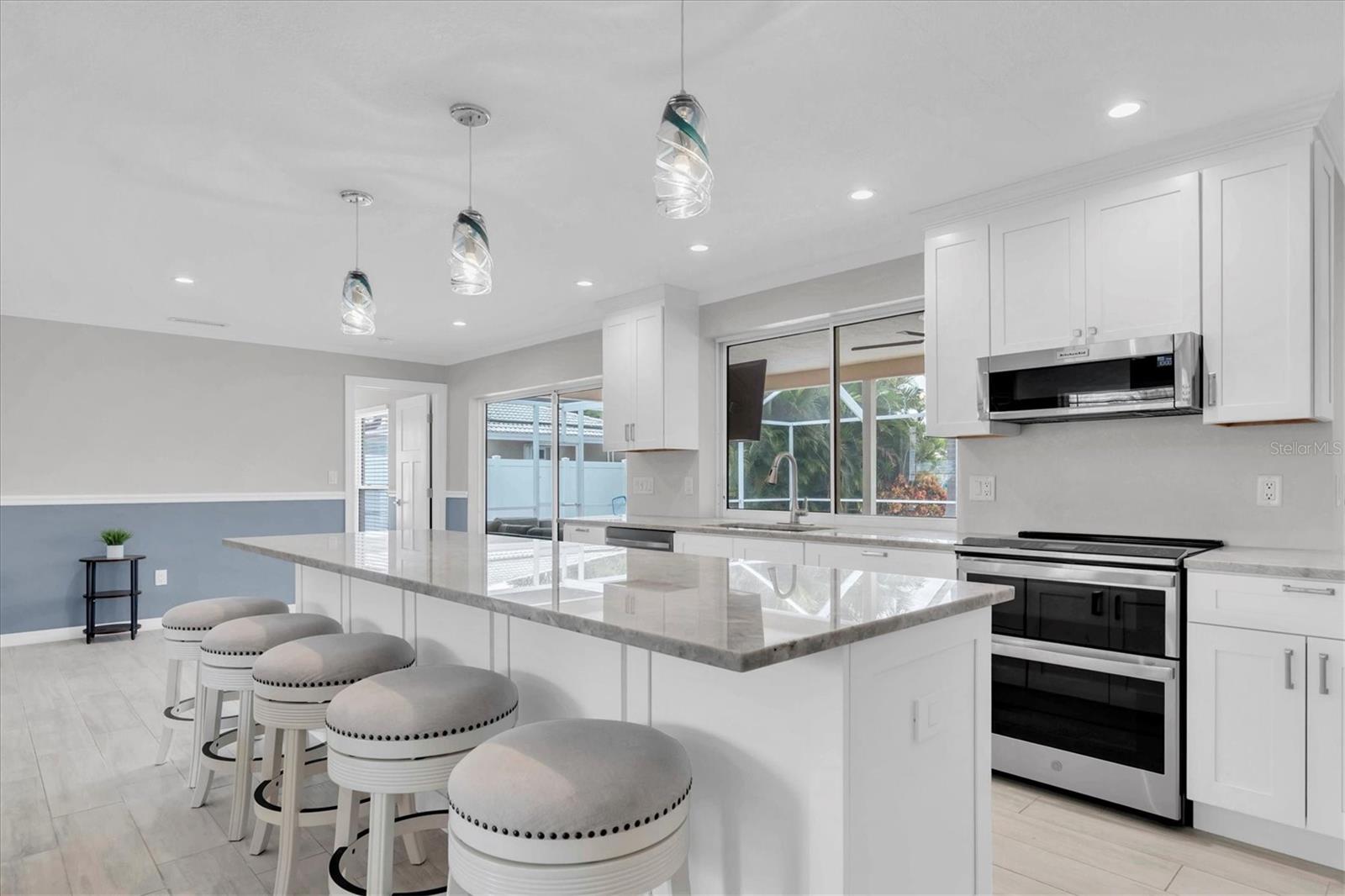 Image 9 of 51 For 4200 46th Avenue S