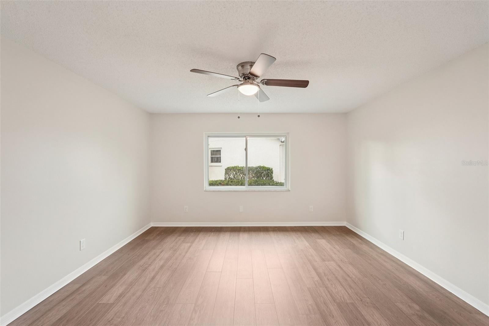 Image 17 of 72 For 2009 Hereford Drive