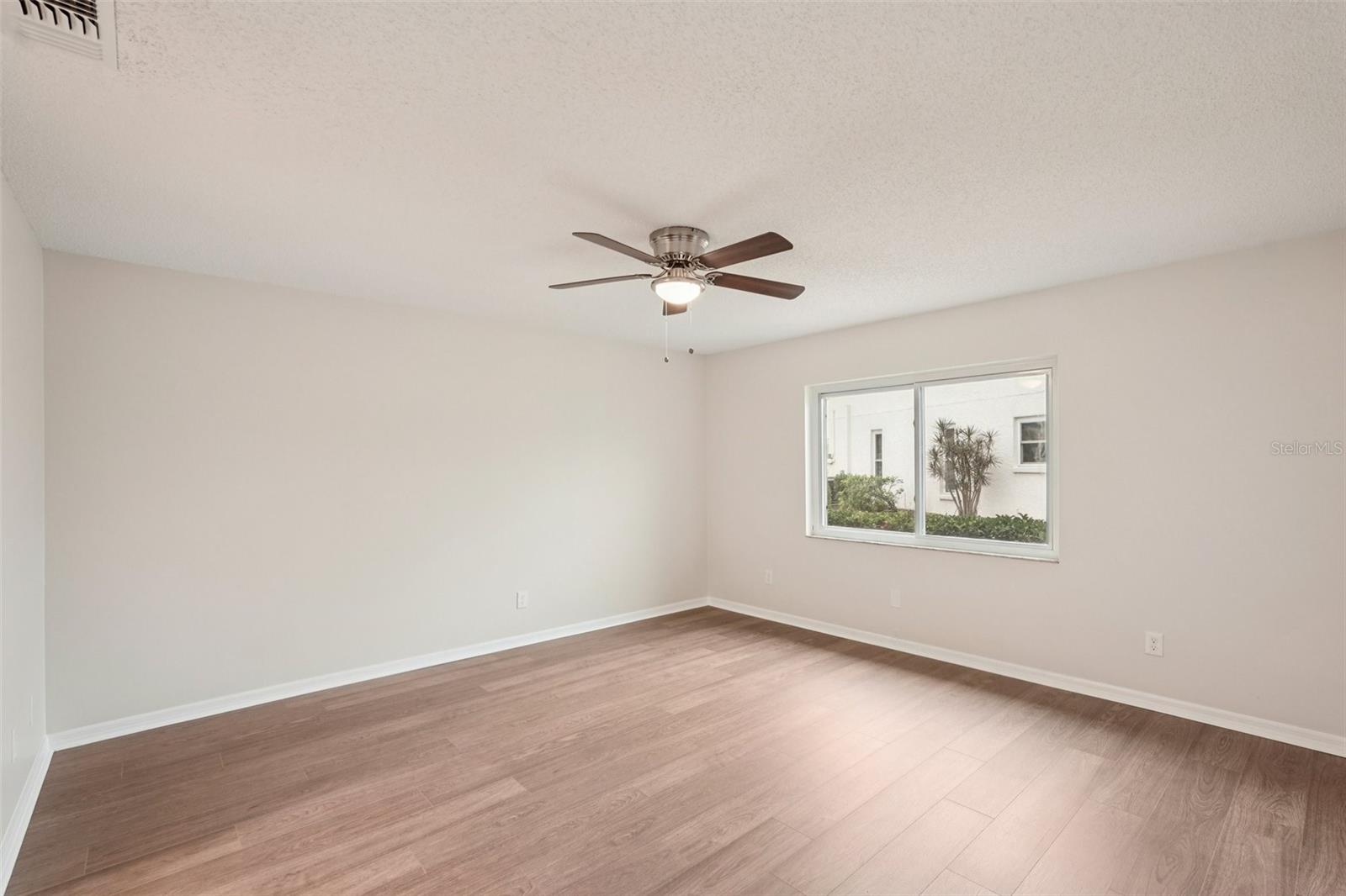 Image 21 of 72 For 2009 Hereford Drive