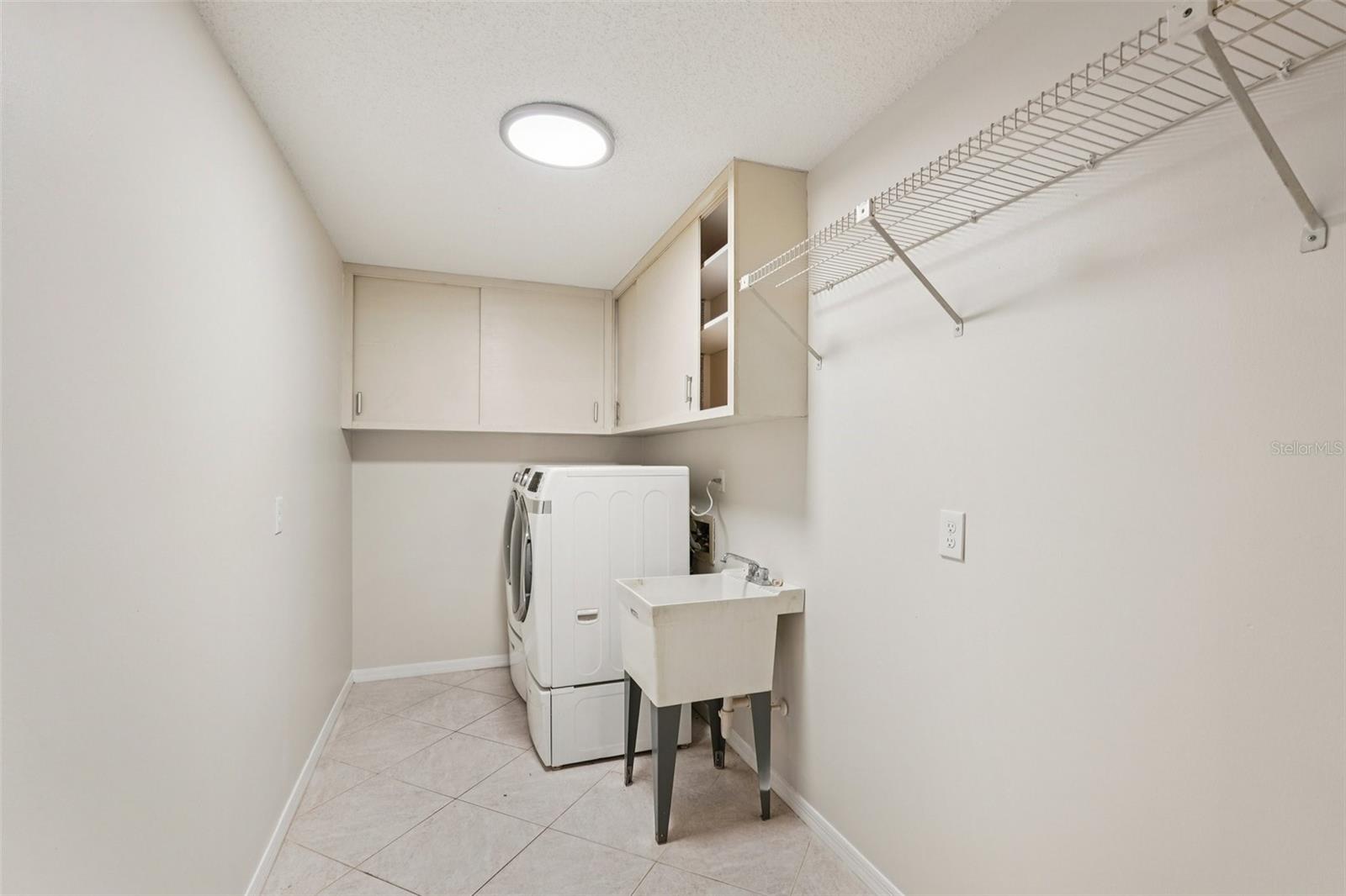 Image 23 of 72 For 2009 Hereford Drive