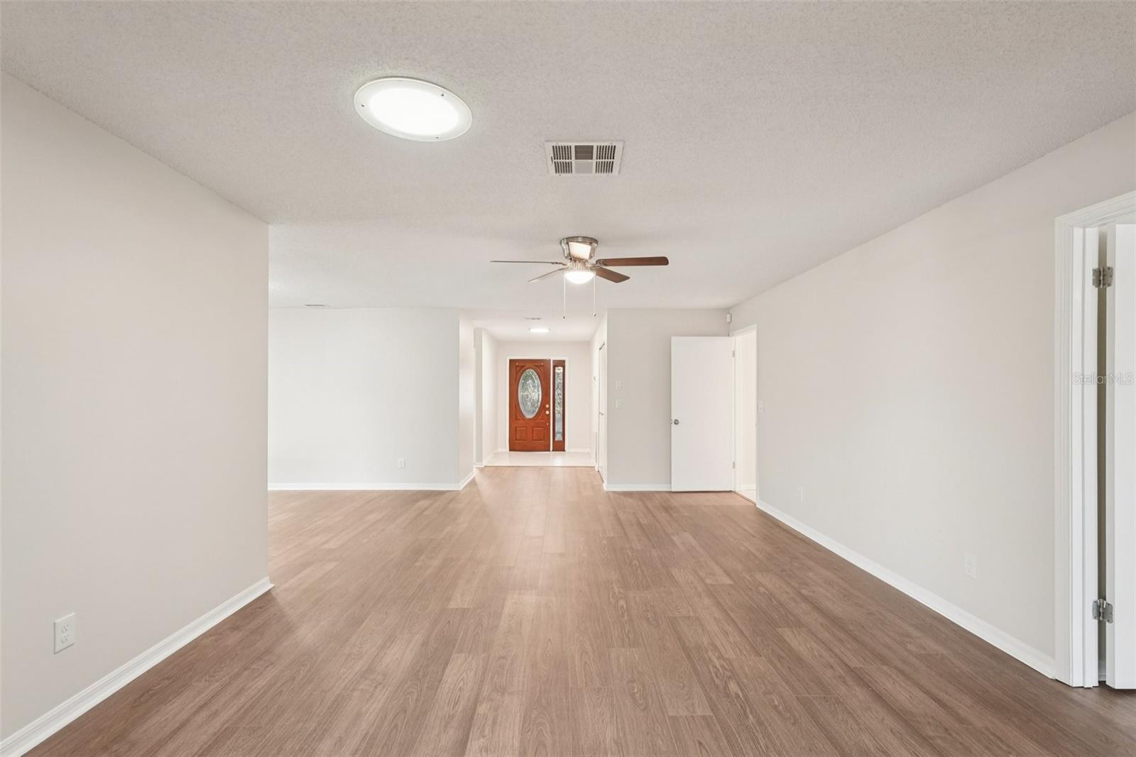 Image 4 of 72 For 2009 Hereford Drive