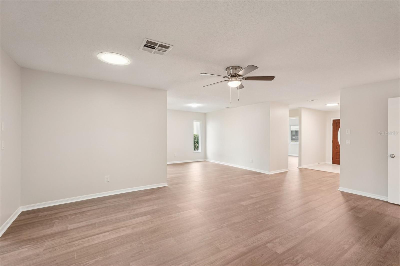 Image 5 of 72 For 2009 Hereford Drive