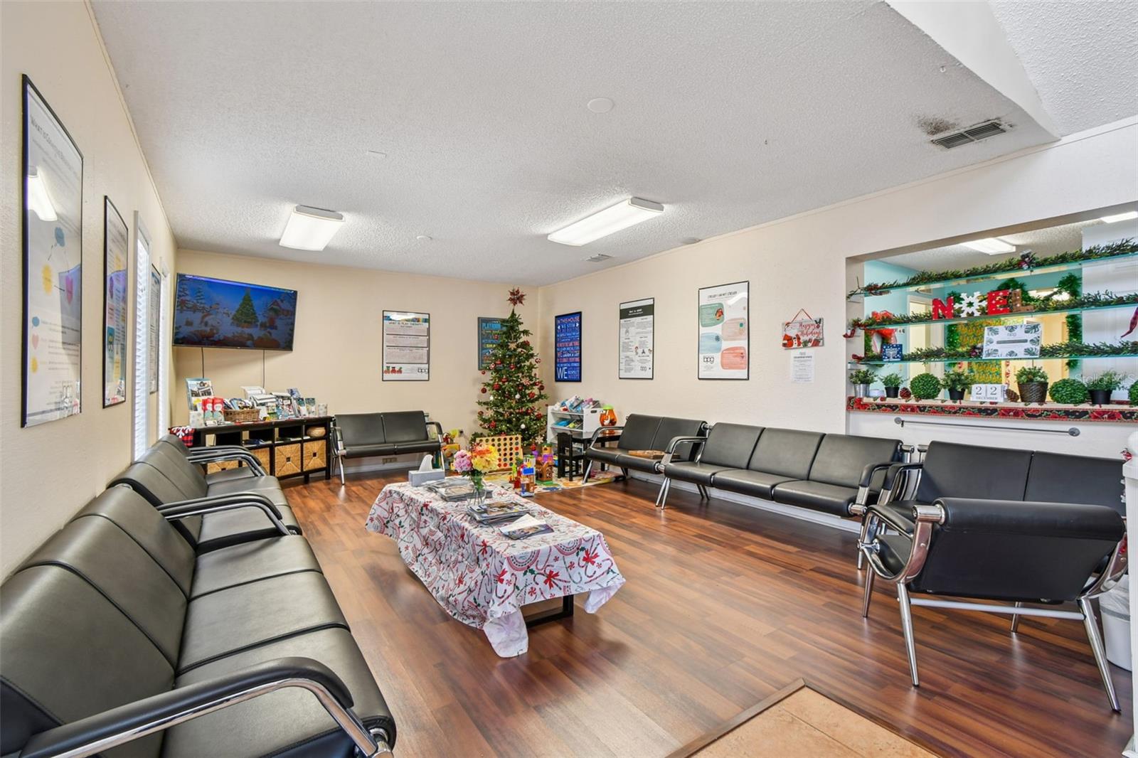 Image 5 of 18 For 108 4th Avenue S