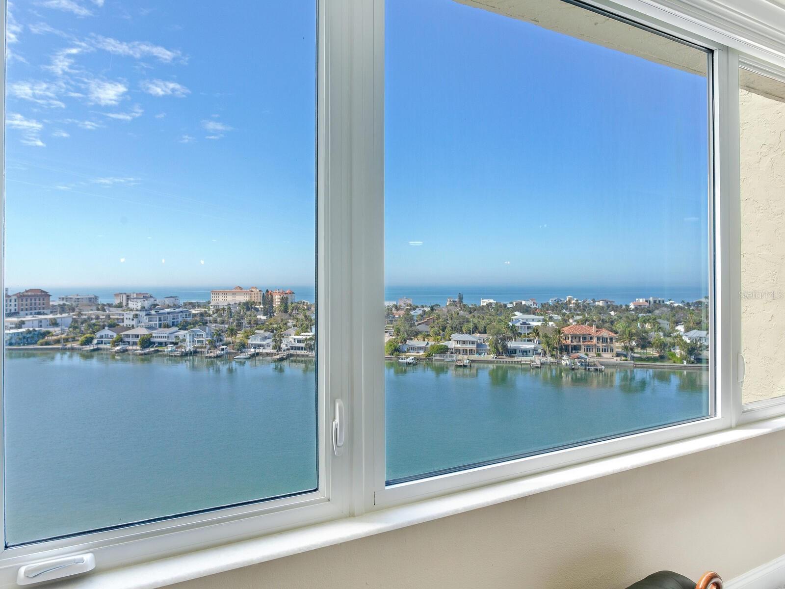 Image 14 of 73 For 736 Island Way 1104