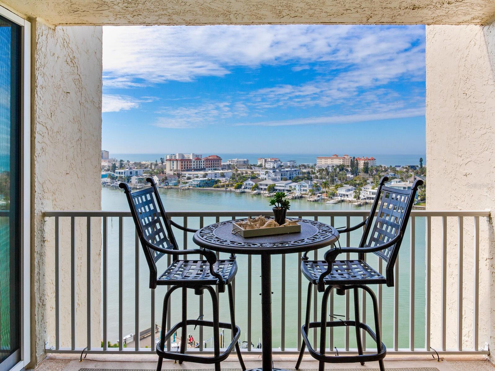 Image 21 of 73 For 736 Island Way 1104