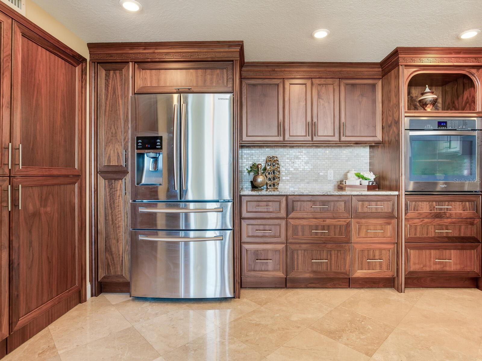 Image 28 of 73 For 736 Island Way 1104