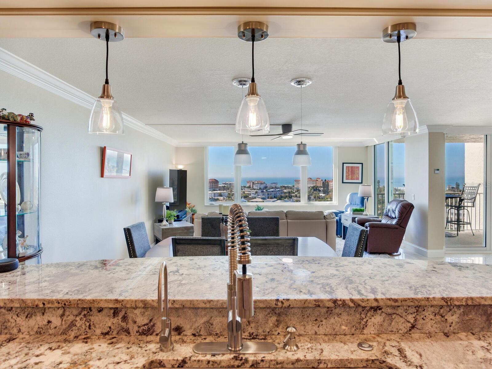 Image 31 of 73 For 736 Island Way 1104