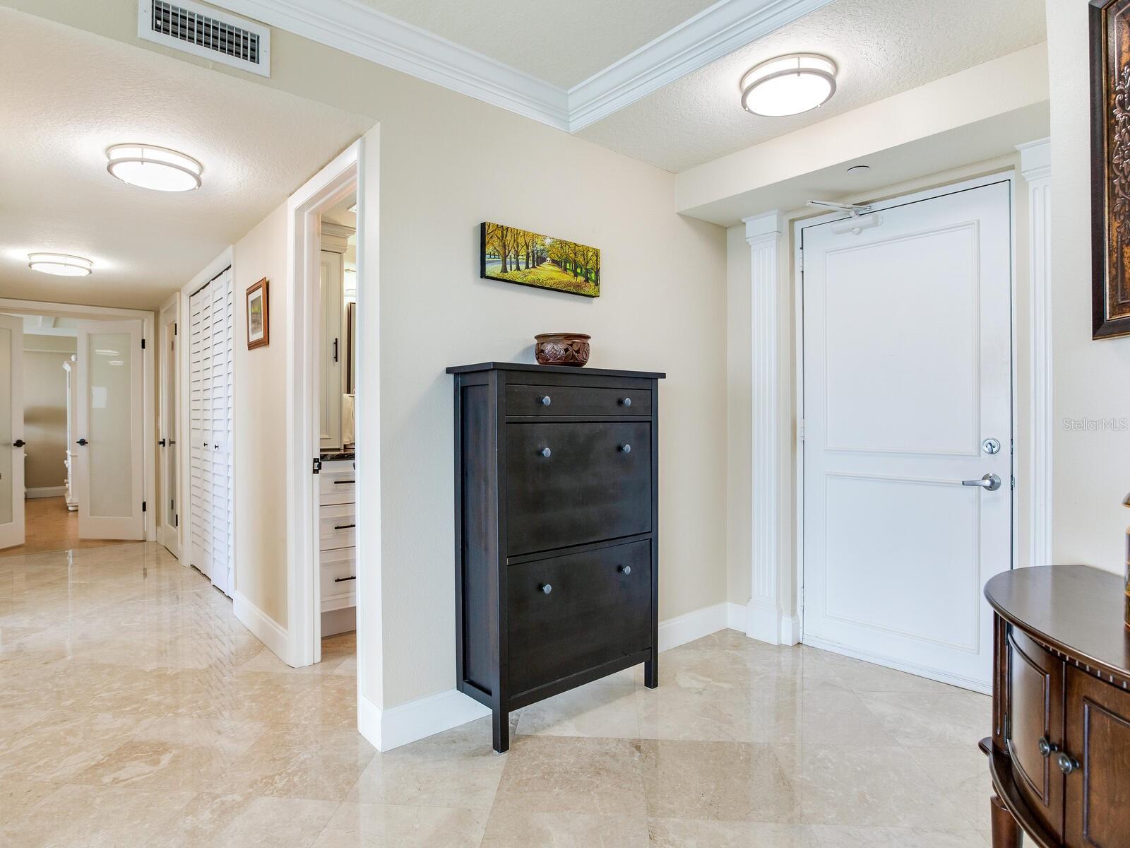 Image 32 of 73 For 736 Island Way 1104