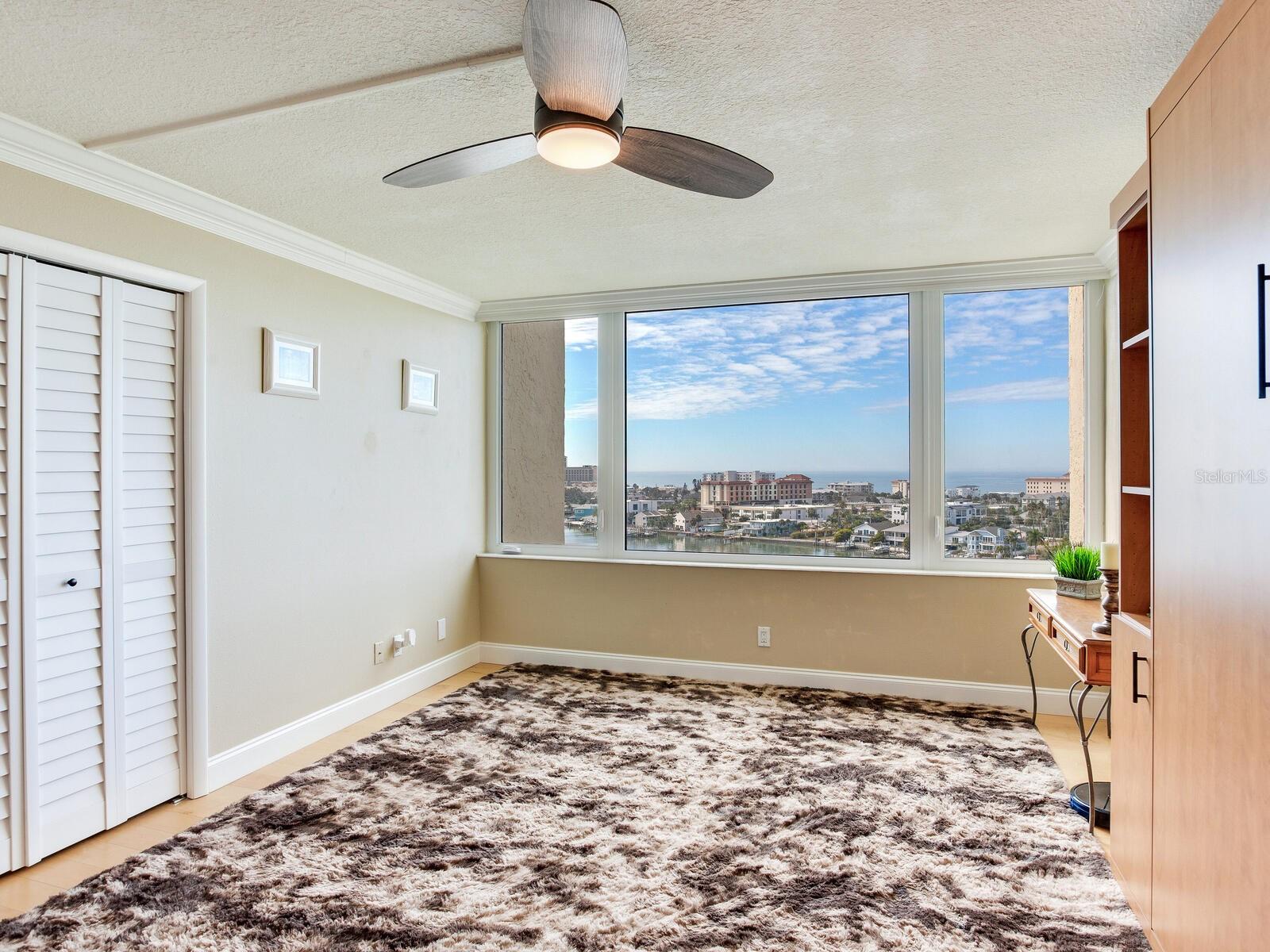 Image 37 of 73 For 736 Island Way 1104