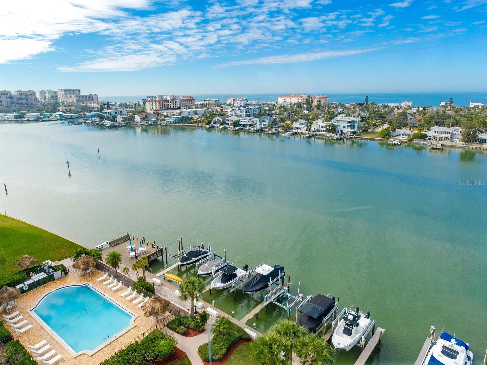 Image 4 of 73 For 736 Island Way 1104