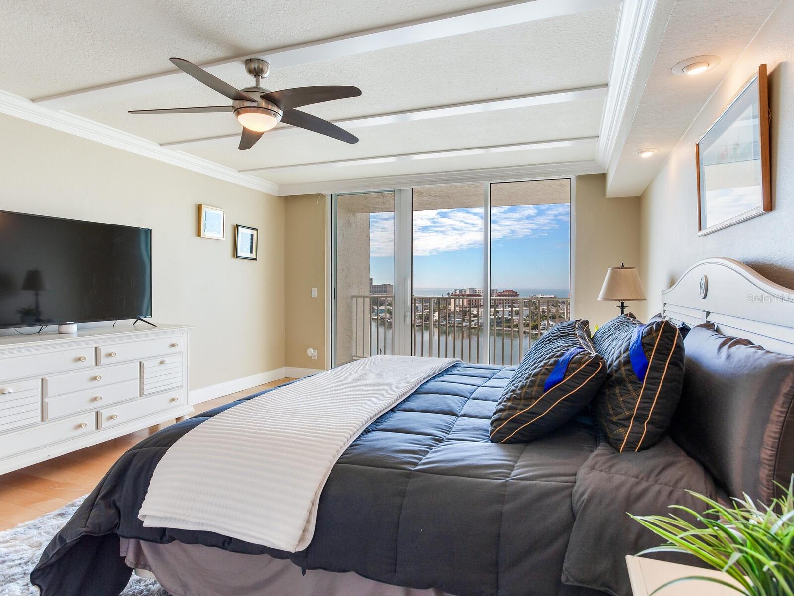 Image 40 of 73 For 736 Island Way 1104