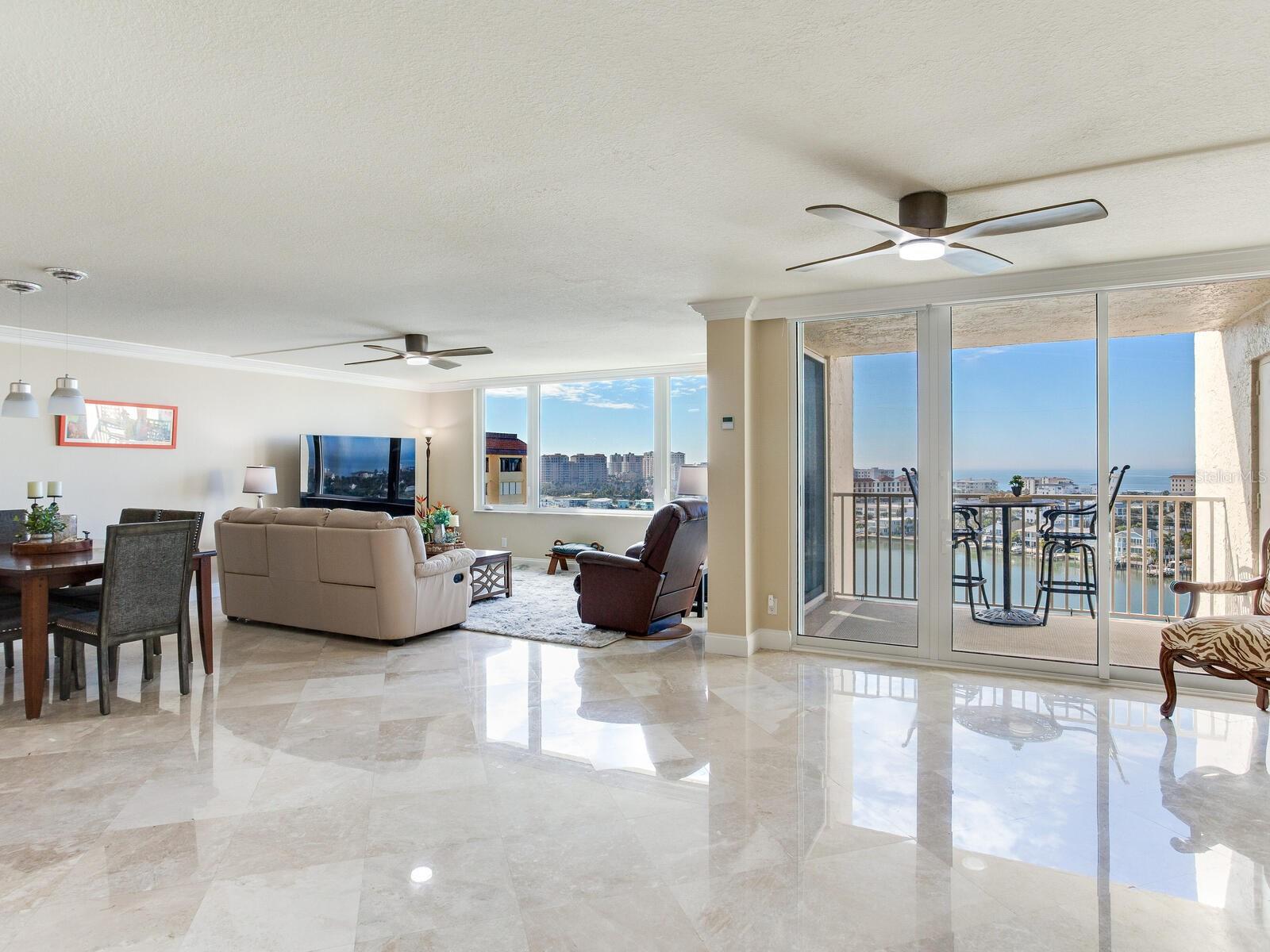 Image 5 of 73 For 736 Island Way 1104