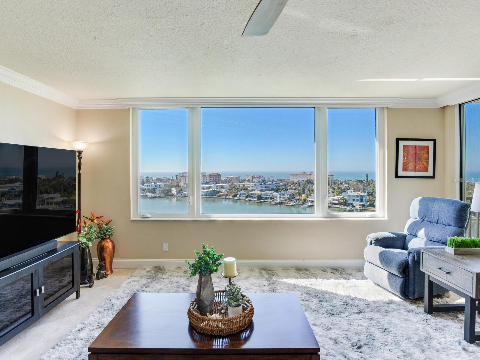 Image 9 of 73 For 736 Island Way 1104