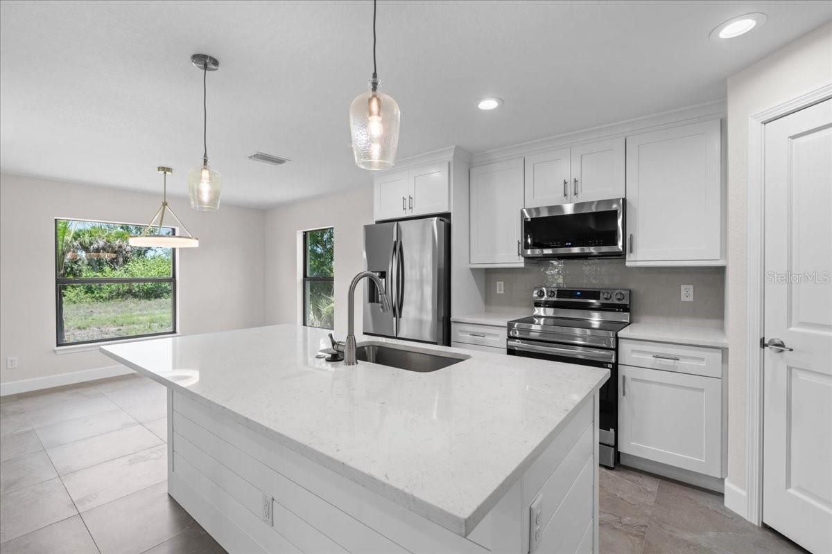 Image 10 of 33 For 9065 Fruitland Avenue