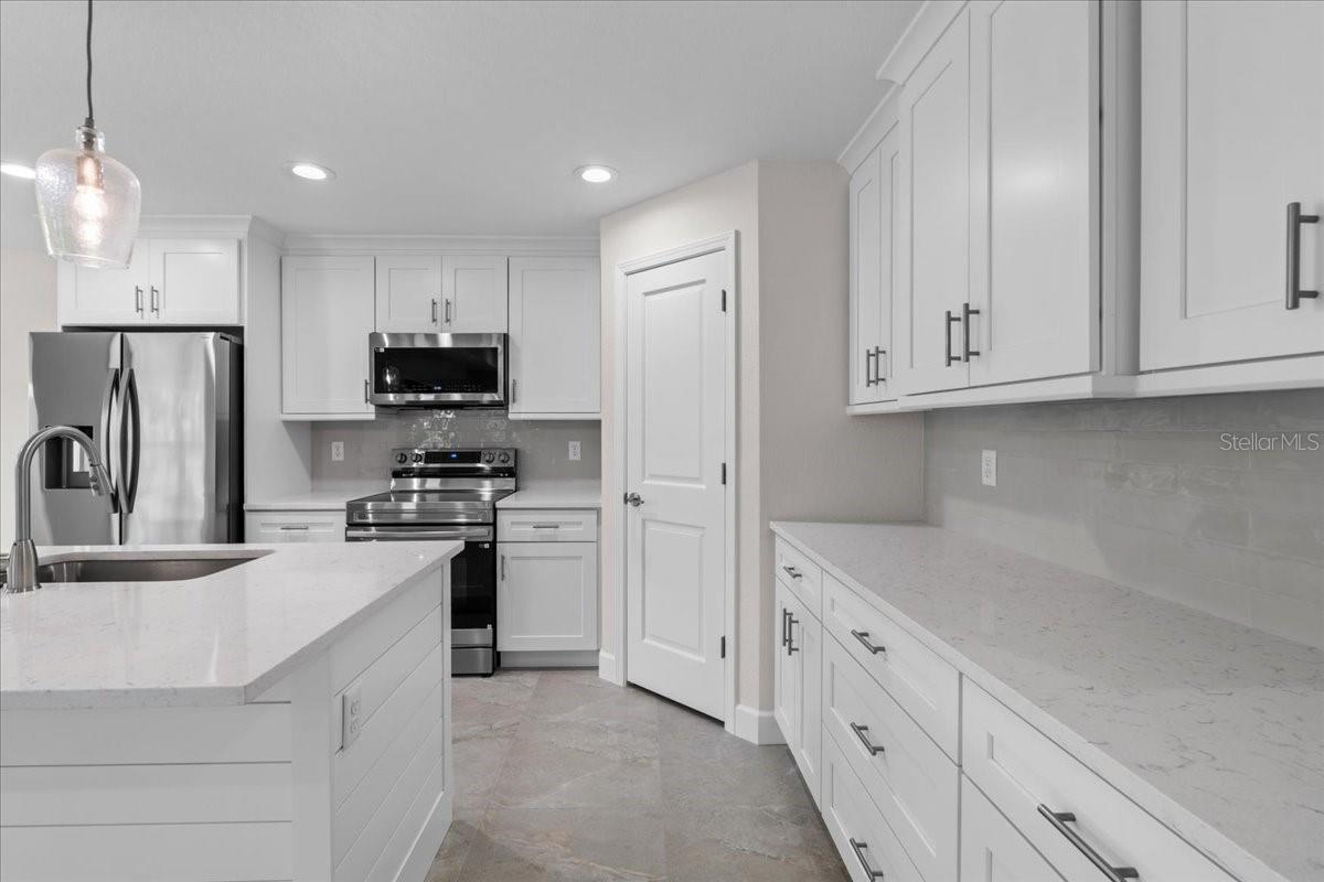 Image 11 of 33 For 9065 Fruitland Avenue