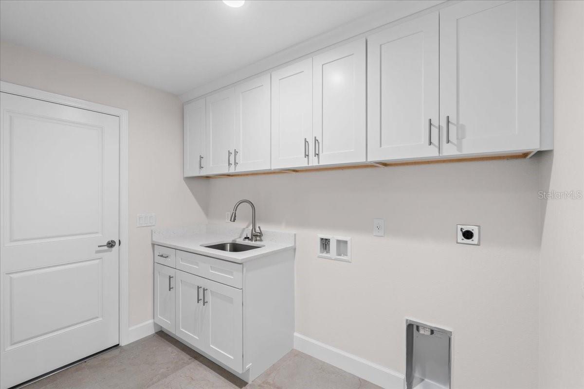 Image 26 of 33 For 9065 Fruitland Avenue