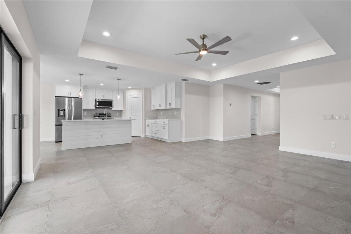 Image 8 of 33 For 9065 Fruitland Avenue