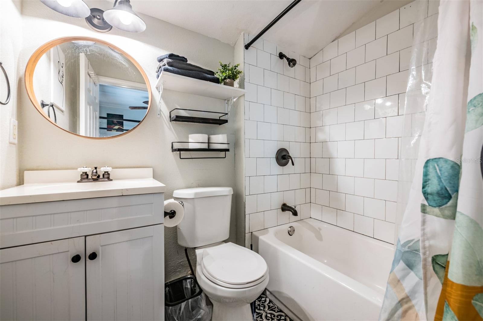 Image 17 of 31 For 8006 Klondyke Street