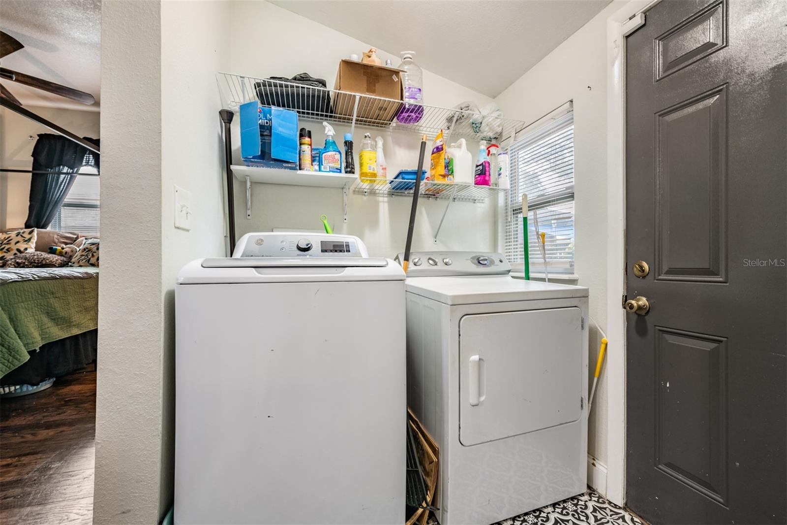 Image 19 of 31 For 8006 Klondyke Street