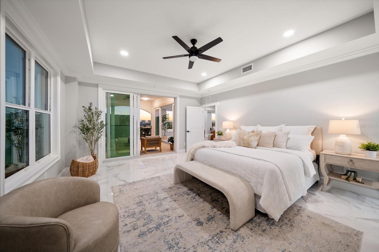 Image 22 of 54 For 211 Dolphin Point 501