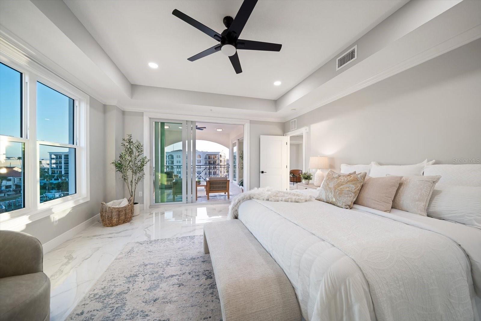 Image 23 of 54 For 211 Dolphin Point 501